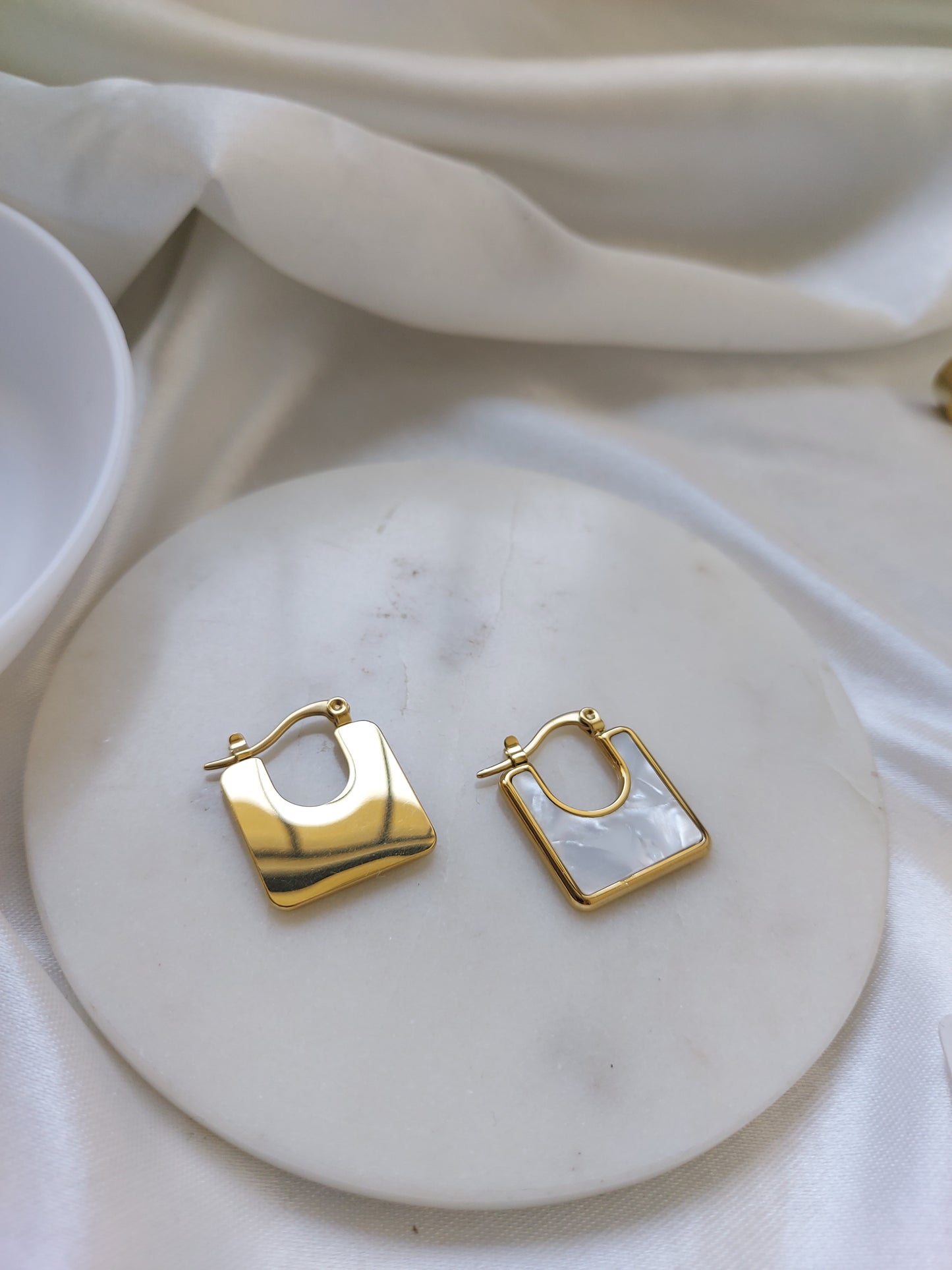 Peri Ocean Clip Earrings