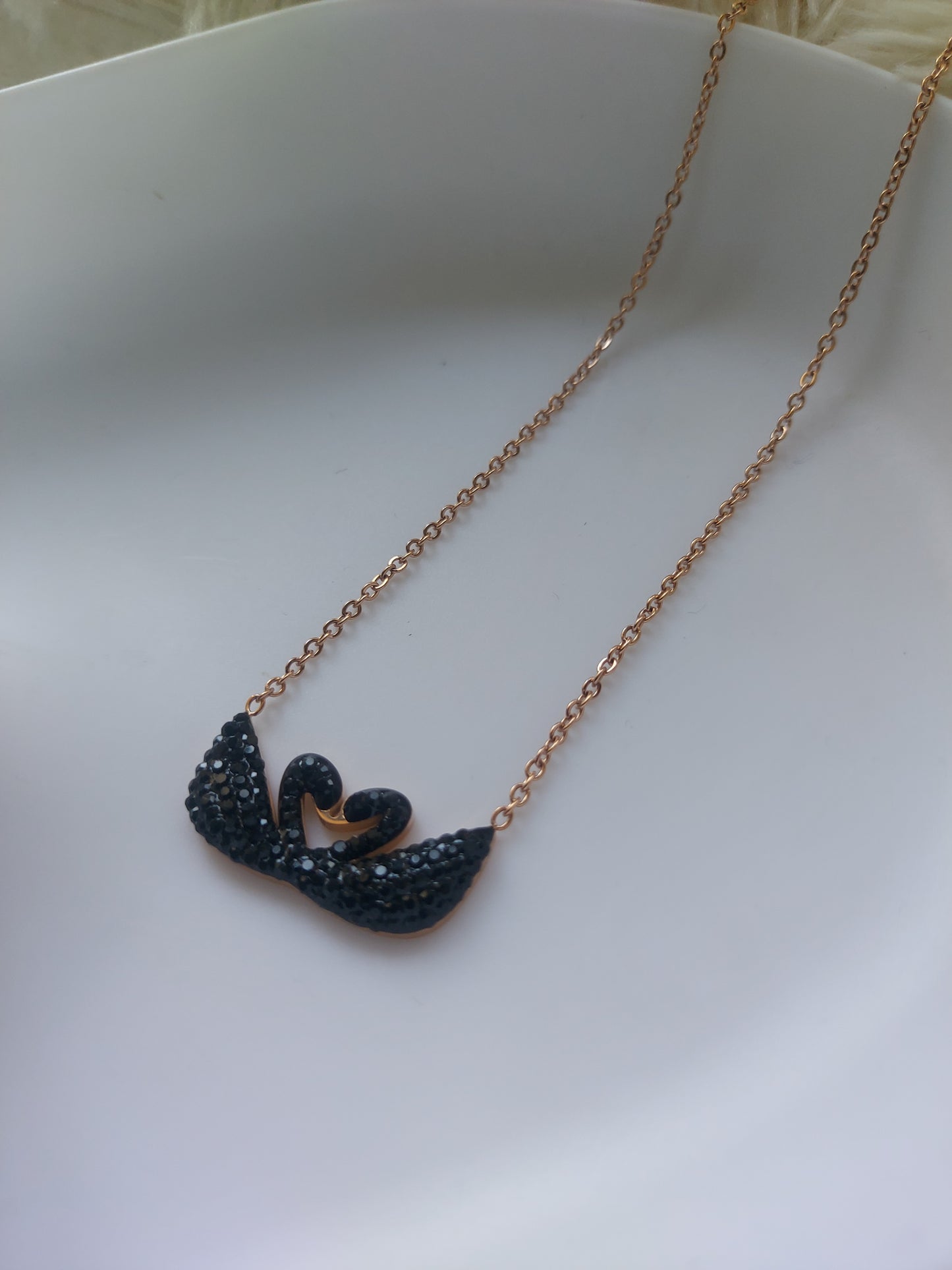 Swan couple neckpiece