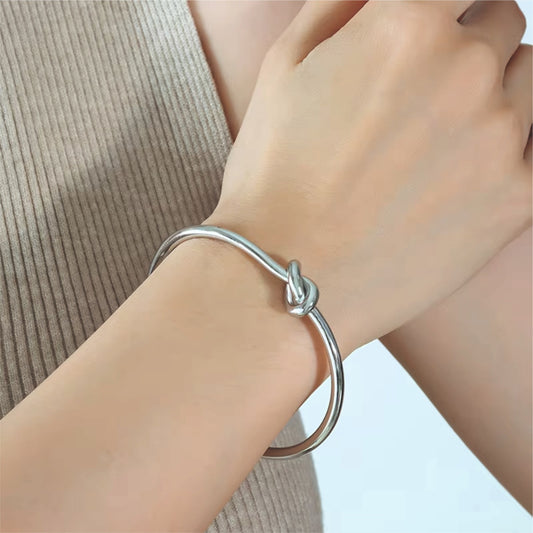 Knot cuff (silver)