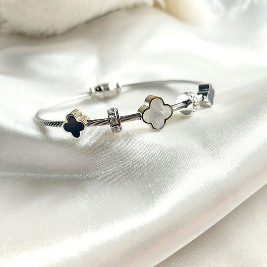 Clover Bangle with Magnetic Clasp