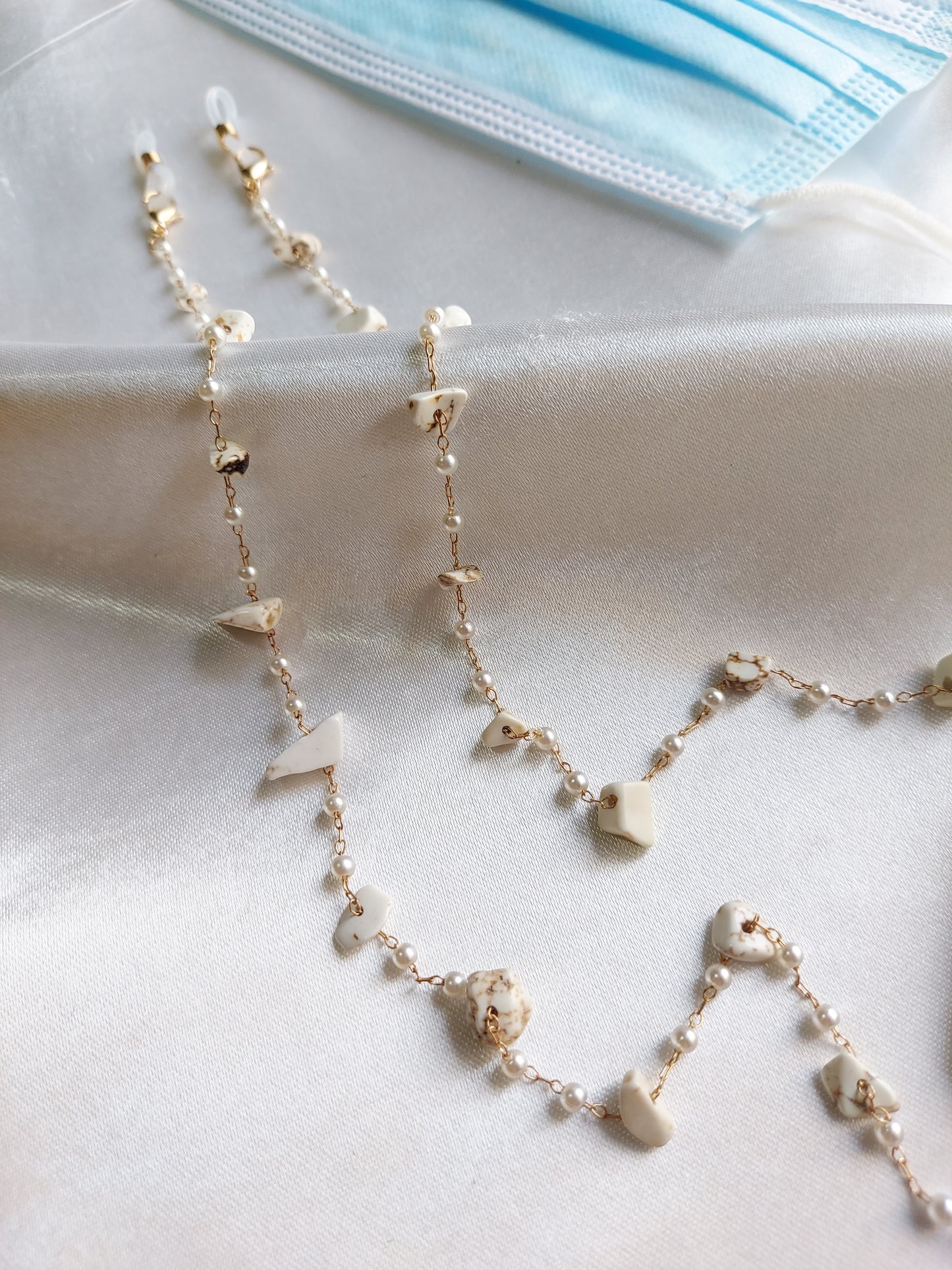 Crystal beads with water pearl Chain (white shell)