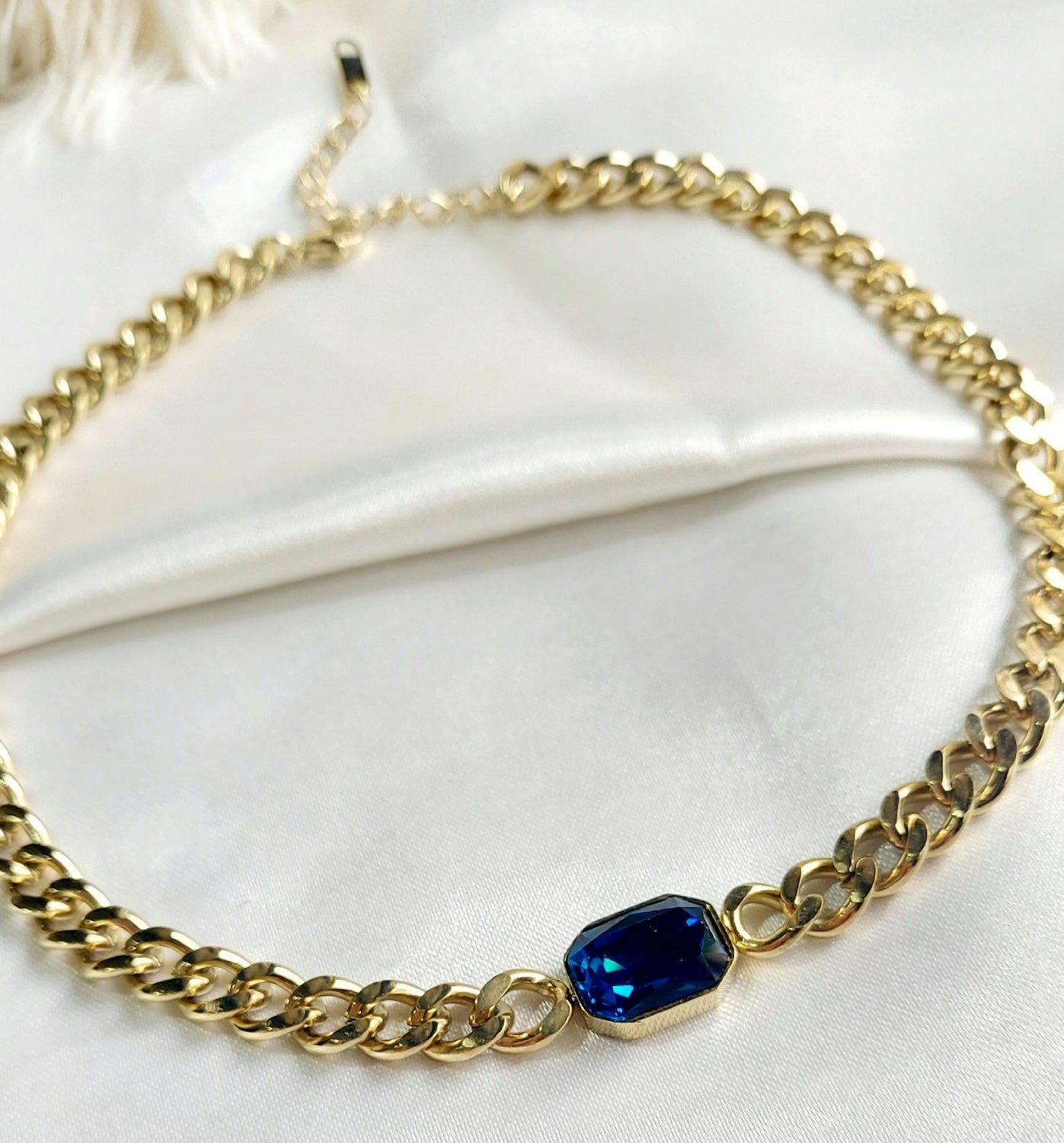 Large Link Choker with Blue Sapphire Stone