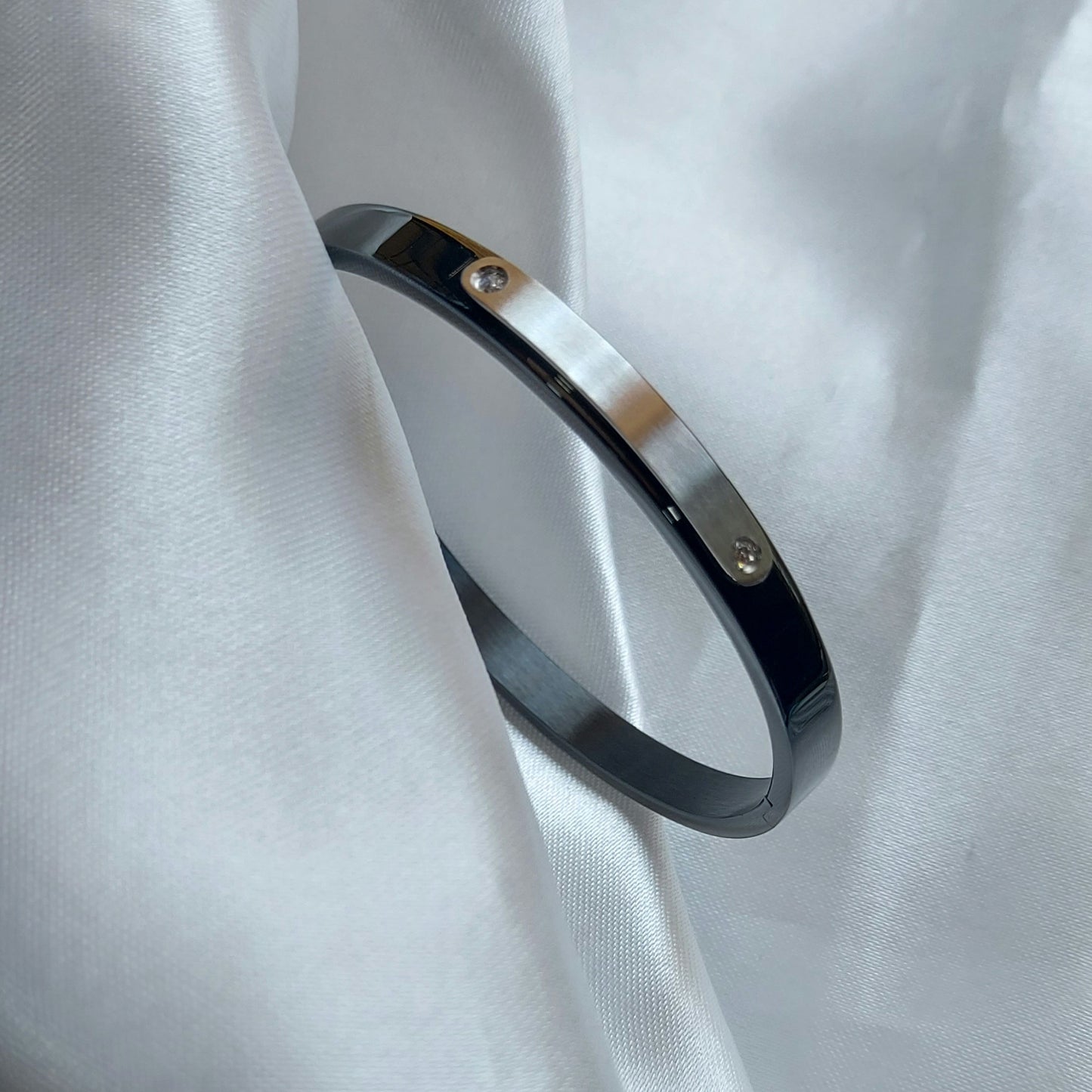 Edge Bangle Cuffs unisex